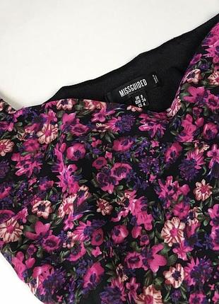 Missguided плаття в квітковий принт фіолетове з розпіркою розрізом по ніжці