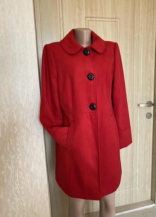 Красивое красное пальто 🧥 14 размера