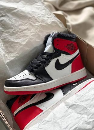 Зимові жіночі кросівки nike air jordan retro high red/black/white fur ❤️
