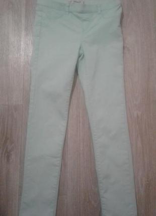 Джинсы на девочку 9-10 лет