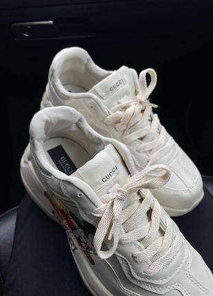 Женские брендовые белые молочные кроссовки gиссi микки маус демисезонные люкс4 фото