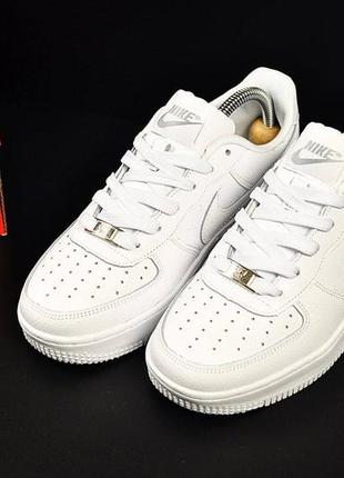 Жіночі кросівки nike air force 15 фото