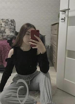 Гарненька кофтинка з рюшами 3