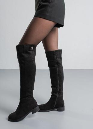 Стильні чоботи,ботфорти жіночі чорні замшеві на плоскій подошві зимові еко-замша, еко- хутро (зима 2022-20235 фото