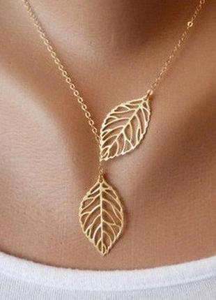 Яркий прикольный  набор цепочка чокер кулон и серьги листочки