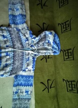 Продам плюшевую курточку. очень приятная и теплая. до 4 лет.