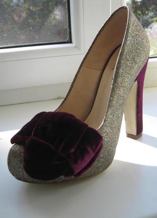 Нарядные туфли braska