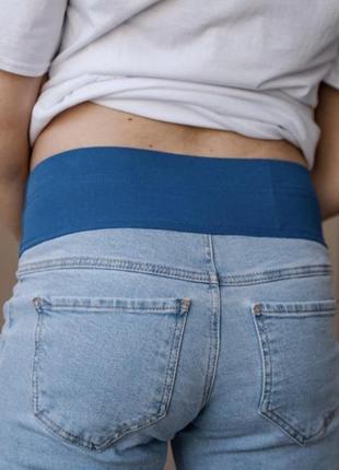 Качественные джинсы под животик для беременных10 фото