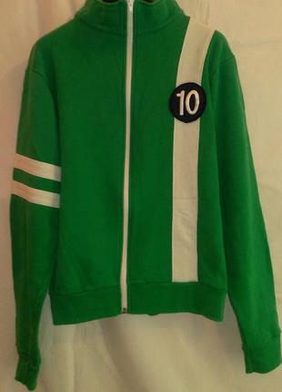 Олимпийка очень  классная ,ярко  зелёного цвета  со  счастливым  номером