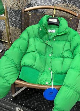 Стьобана трендова курточка на кнопках, плащівка куртка стегана тепла, стильна, чорна, зелена, малинова4 фото