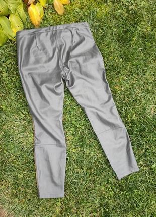 Стильные кожаные брюки с конткасной полоской батал expresso5 фото