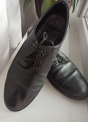 Чорні туфлі мешти натуральна шкіра шкіряні демісезонні осінні