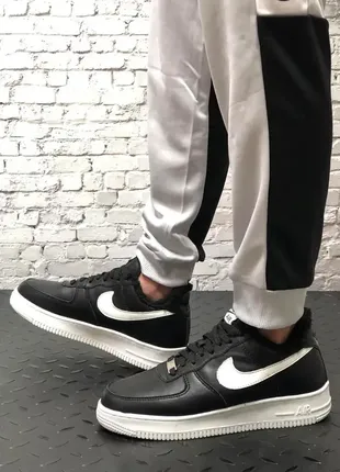 ❄️🖤 зимові жіночі кросівки кеди nike air force black з хутром 🖤❄️2 фото