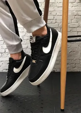 ❄️🖤 зимові жіночі кросівки кеди nike air force black з хутром 🖤❄️6 фото