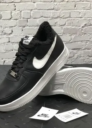 ❄️🖤 зимові жіночі кросівки кеди nike air force black з хутром 🖤❄️5 фото