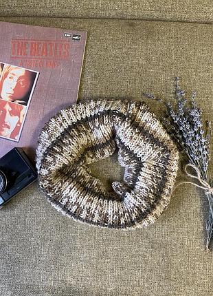 Вязаный шарф-хомут ручной работы