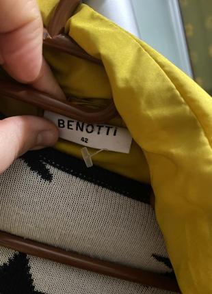 Куртка фірми benotti