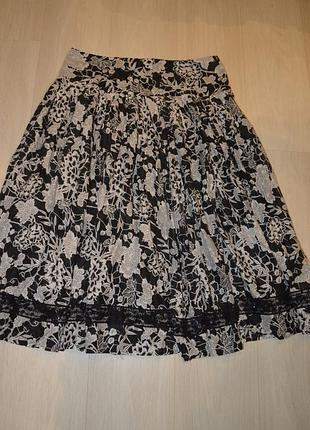 Красивая юбка из легкой ткани