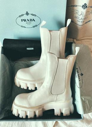 Женские кожаные сапоги люкс на осень весну демисезон белые ботинки prada chelsea boots на тракторной подошве в стиле прада5 фото