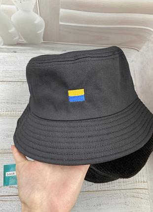 Чёрная патриотичная осенняя панама