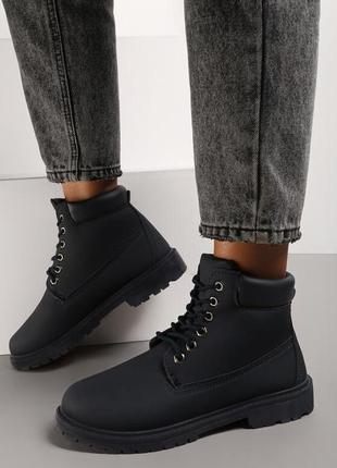 Черевики останні розміри 38,39