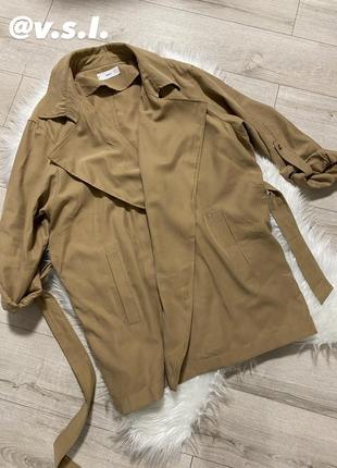 Фірмовий плащ