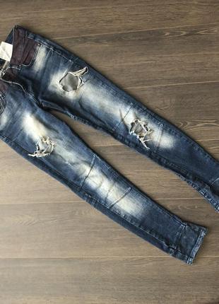 Джинсы bershka