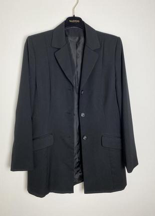 Чёрный женский удлинённый пиджак блейзер