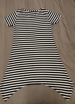 Женское короткое летнее платье в полоску черно белое8 фото