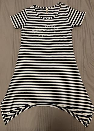Женское короткое летнее платье в полоску черно белое6 фото