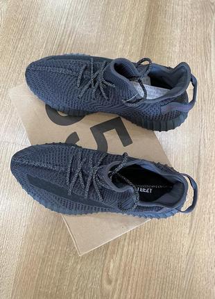 Кроссовки yeezy boost 3508 фото