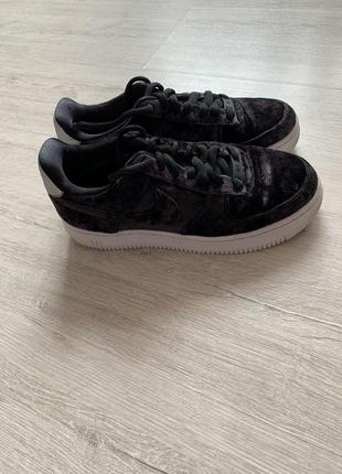Велюрові кросівки nike air force 896185-003