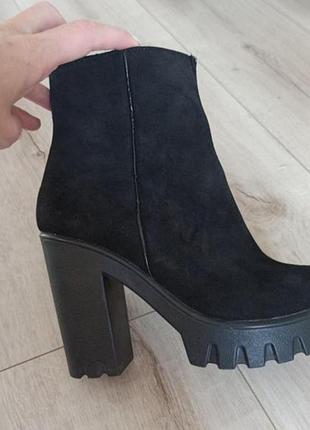 Черевики жіночі