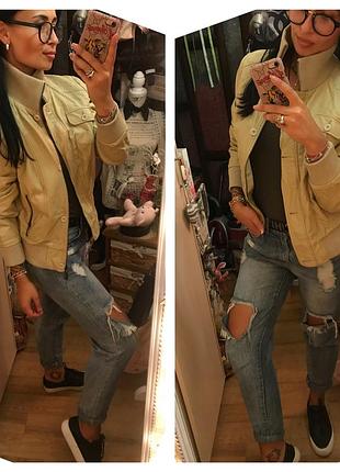 Стильная и оригинальная кремовая курточка