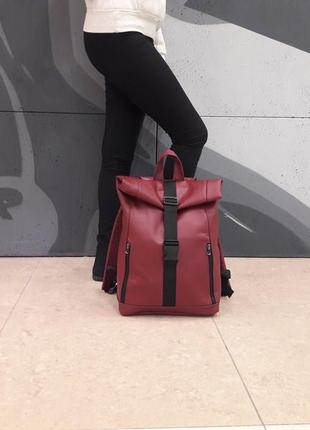 Рюкзак для твоїх подорожей від бренду sambag колекції rolltop one в бордовому кольорі6 фото