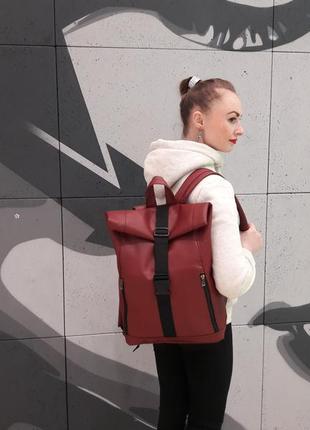 Рюкзак для твоїх подорожей від бренду sambag колекції rolltop one в бордовому кольорі8 фото