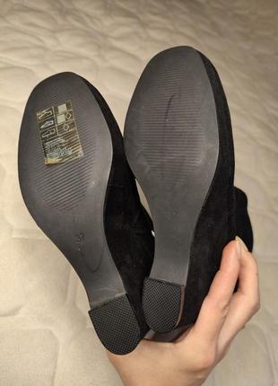 Нові замшеві ботильйони черевикі на платформе от h&m золотистом замком размер 377 фото