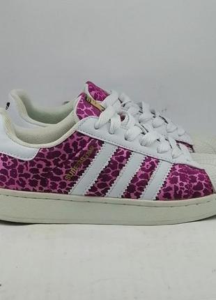 Кроссовки adidas supertar.