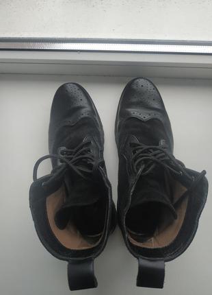 Чорні класичні чоботи дербі9 фото