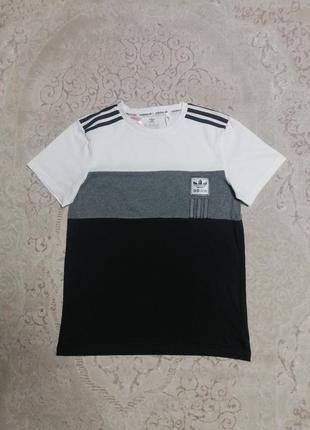 Футболка adidas