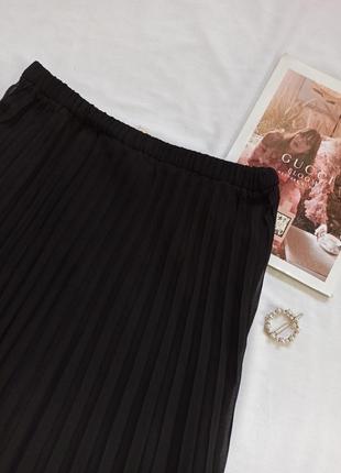 Черная плиссированная юбка миди/в складку/плиссе3 фото