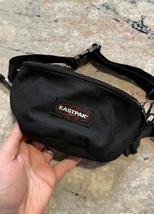 Сумка на пояс eastpak