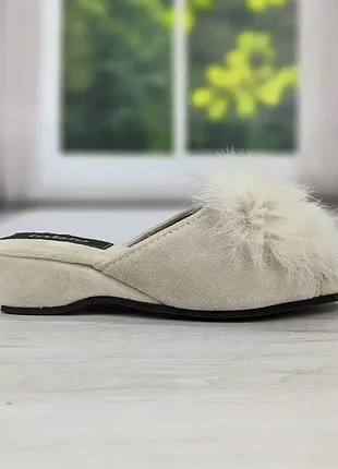 Тапочки домашние женские inblu на танкетке с открытым носком и пушком бежевые