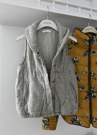 Крутая жилетка zara