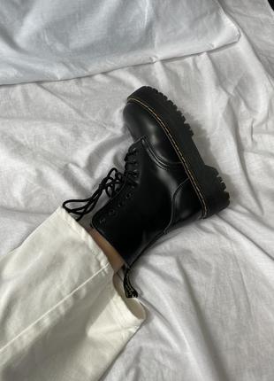 Женские ботинки dr.martens на меху10 фото