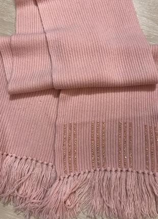 Очень красивый и стильный вязаный розовый шарф.7 фото