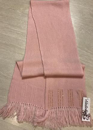 Очень красивый и стильный вязаный розовый шарф.9 фото