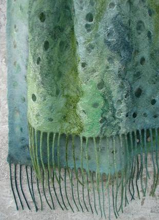 Ажурный шерстяной валяный шарф-палантин ручной работы4 фото