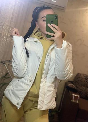 Розпродж . куртка біла