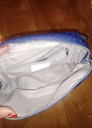 Невелика сумка кросс боді синього кольору4 фото